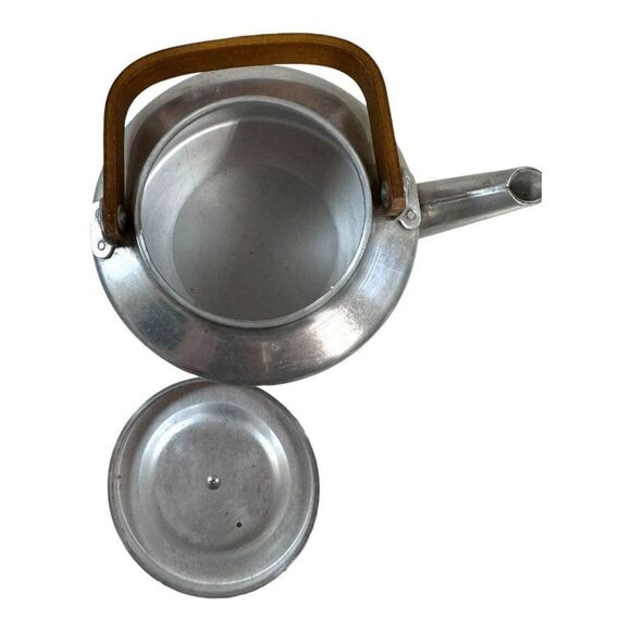 Vintage MCM Aluminum Teapot With Wooden Handle & Lid Retro Kitchen Cottage - Picture 4 of 6